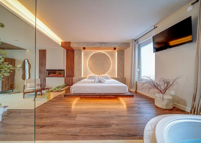 Moon & Apartment Amneville